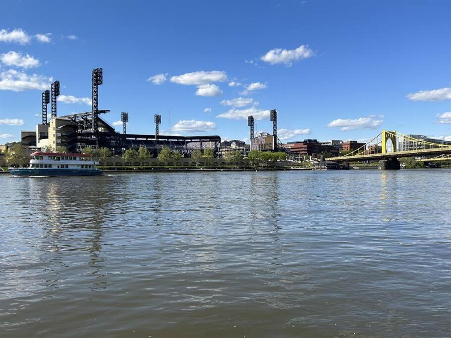 Sweeping Stadium Views Wonderfully Located 24-7 Parking Gym Lounge พิตต์สเบิร์ก ภายนอก รูปภาพ